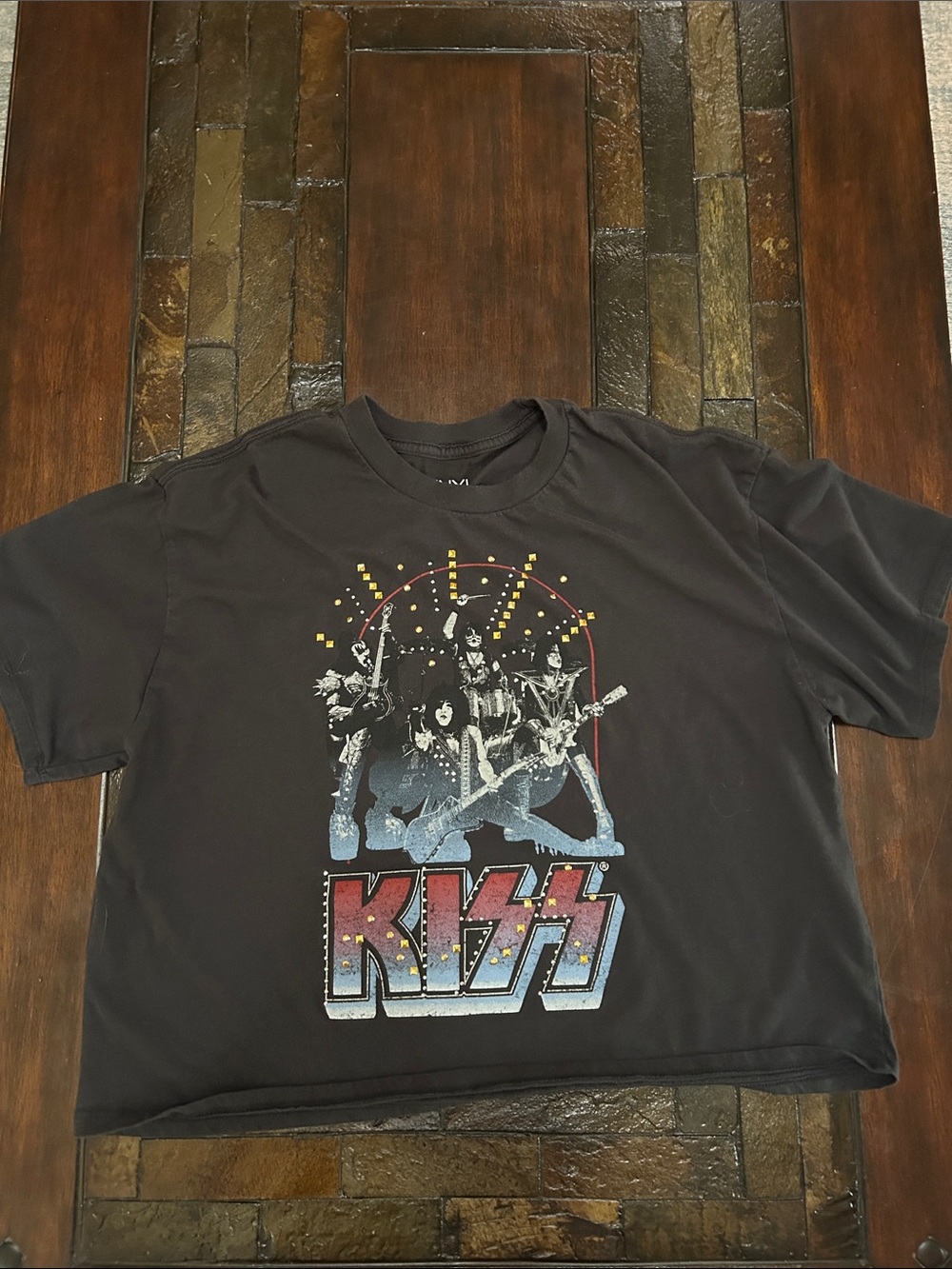 Vinyl Icons Women's Kiss Crop Tee